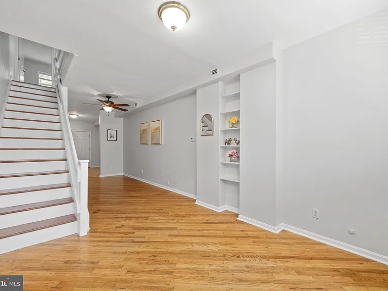 928 N Bambrey St — Photo 5