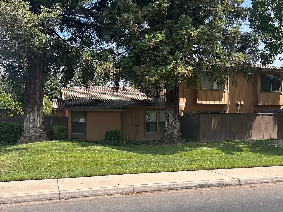 4002 Elmo Loop #D