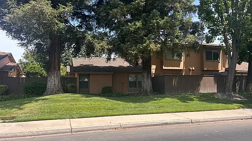 4002 Elmo Loop #D Photo 1