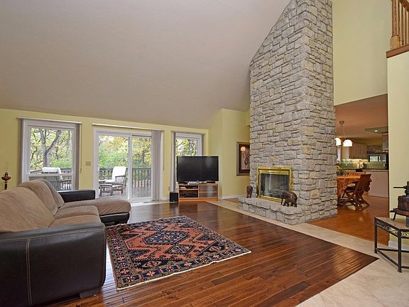 3rd image of 5406 Waterford Ct