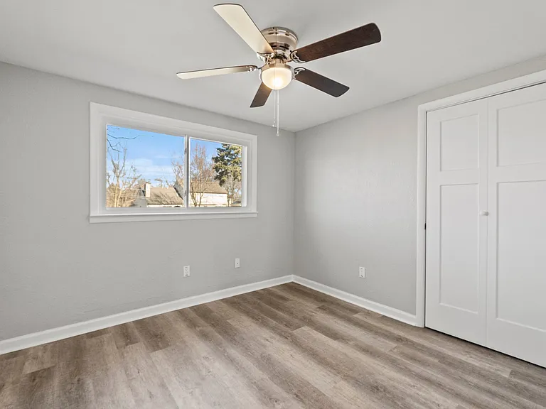 1514 W Dupont Rd — Photo 3