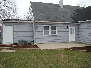 1st image of 4904 N Richardt Ave