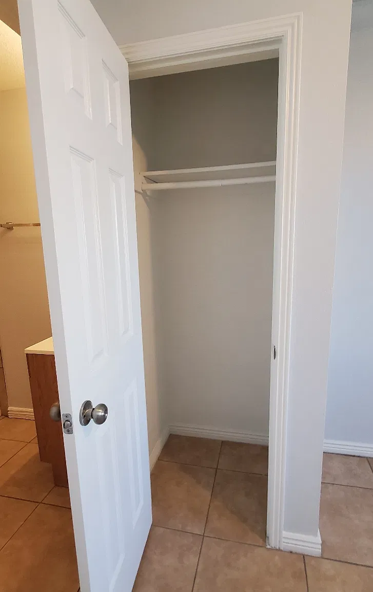 5295 S 1760 W - B — Photo 3