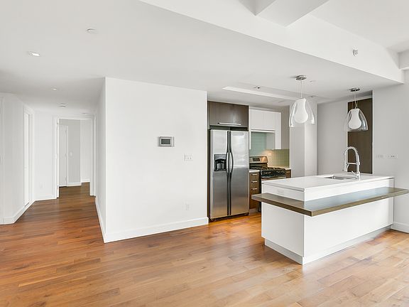3rd image of 217 51st Ave APT 911