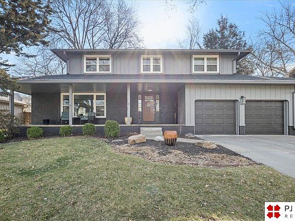 3rd image of 12721 Morrison Dr