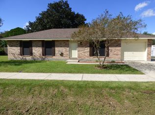 213 Calypso Ln, Lafayette, LA 70508