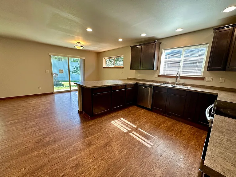 5831 Pioneer Ridge Pl — Photo 8