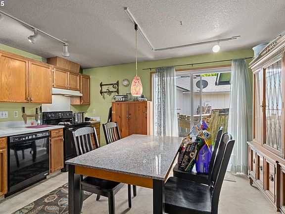 4th image of 9709 NE 59th Ave