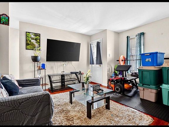 4th image of 502 Avenue C Unit B