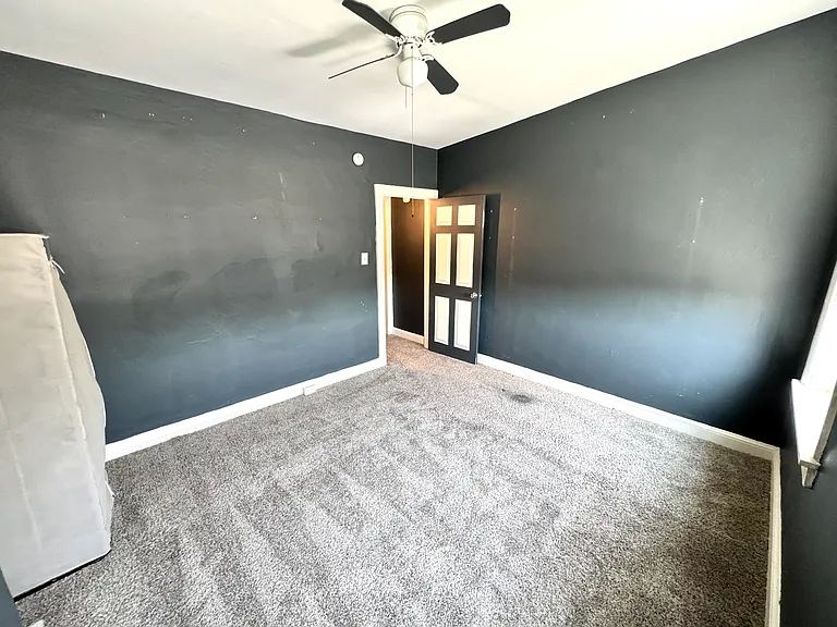 1016 Hill St — Photo 10