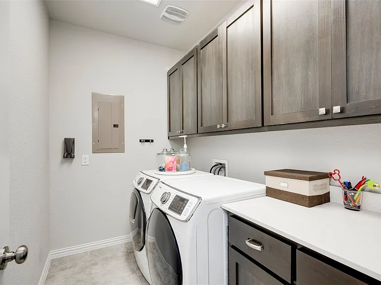 3327 Columbus Way — Photo 25