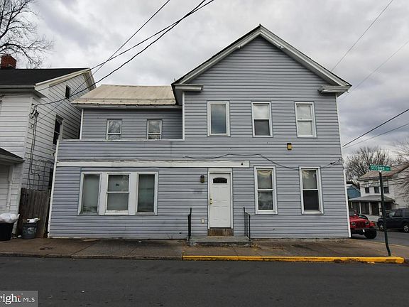 2nd image of 601 2nd St