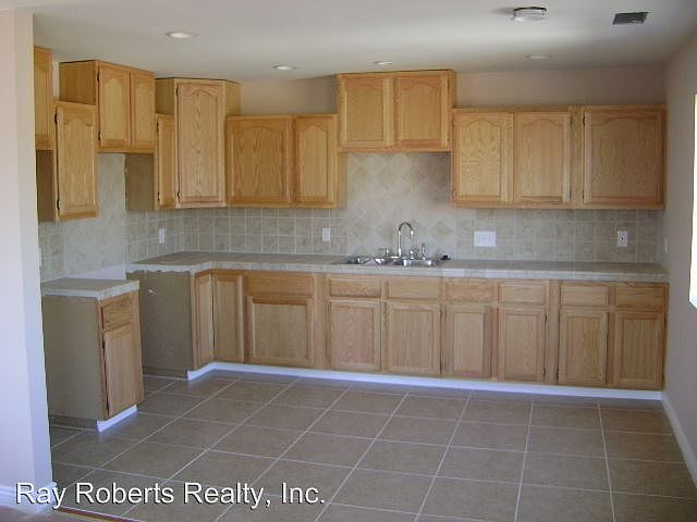 1st image of 214 1/2 4th St