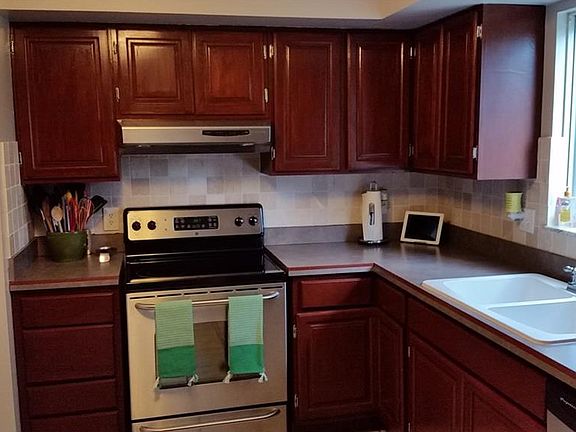 5th image of 409 Graceland Dr