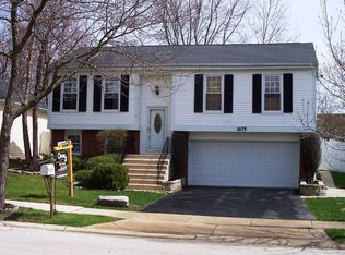 1675 Trafalgar Ln, Aurora, IL 60504