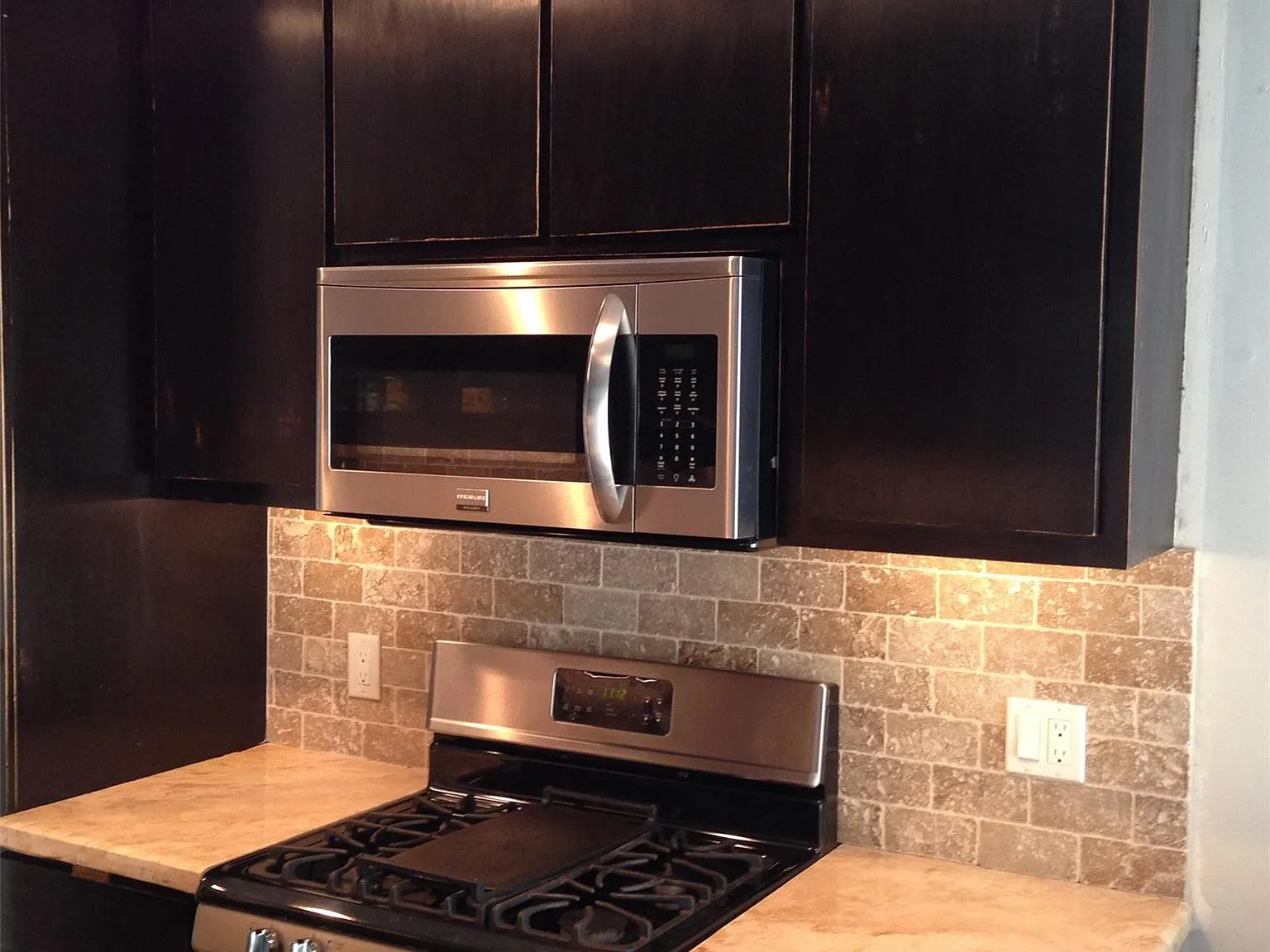 2 bed, 1.0 bath, 824 sqft, $2,250 — Photo 3