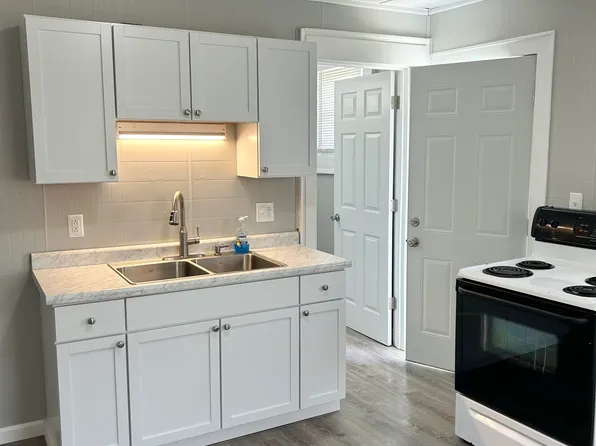 20 Clark Ave, Shelby, OH 44875