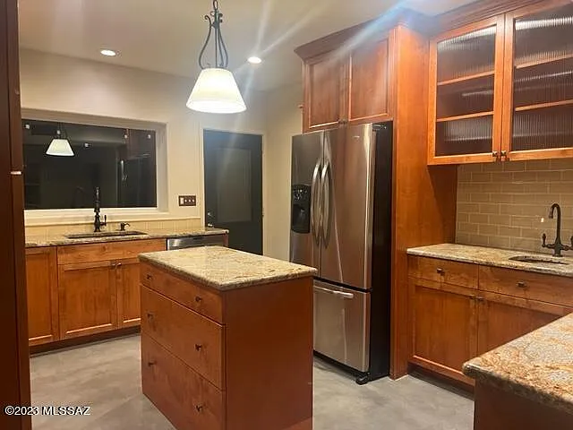 2420 E 5th St — Photo 14