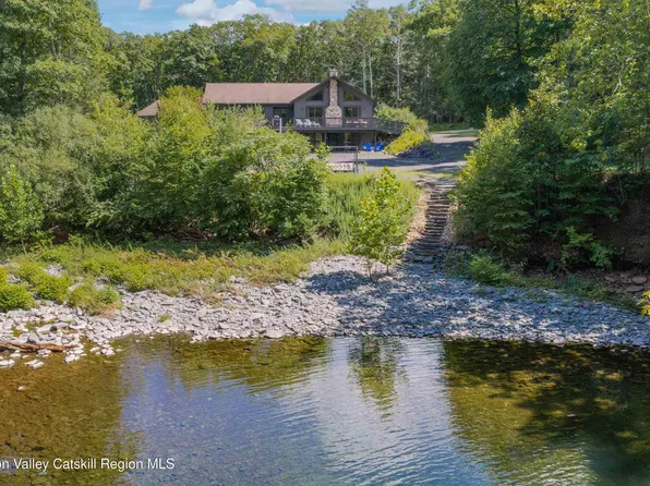 61 Woodland Falls Road, Saugerties, NY 12477