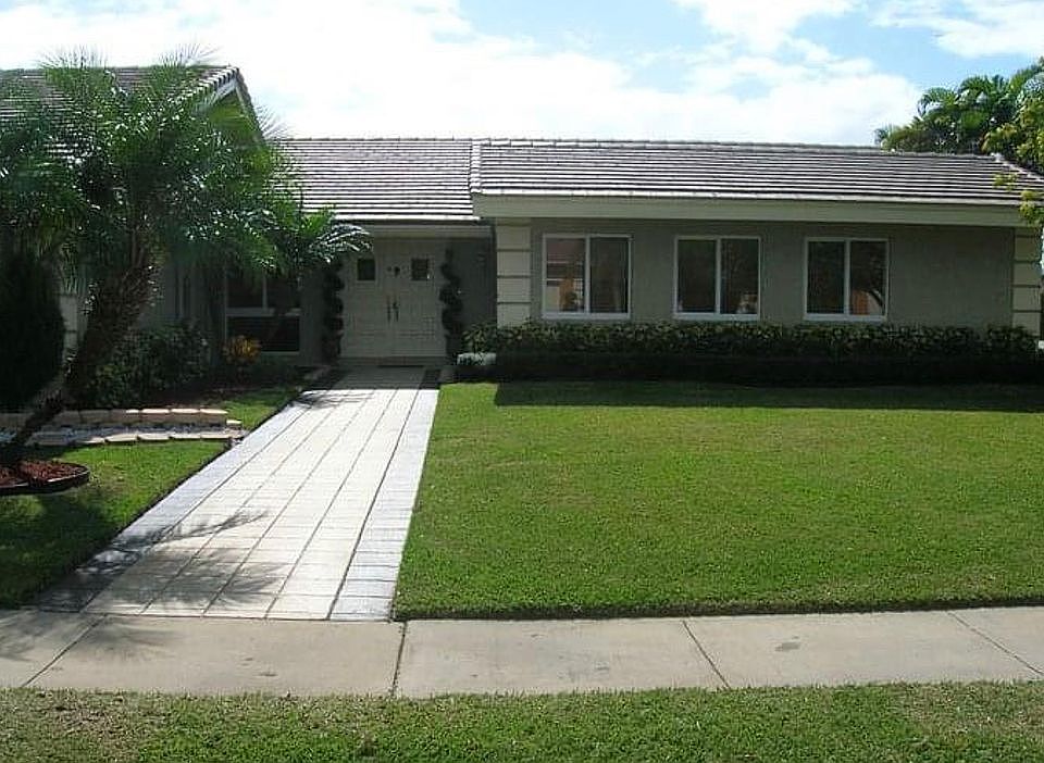 1st image of 16671 Waters Edge Dr