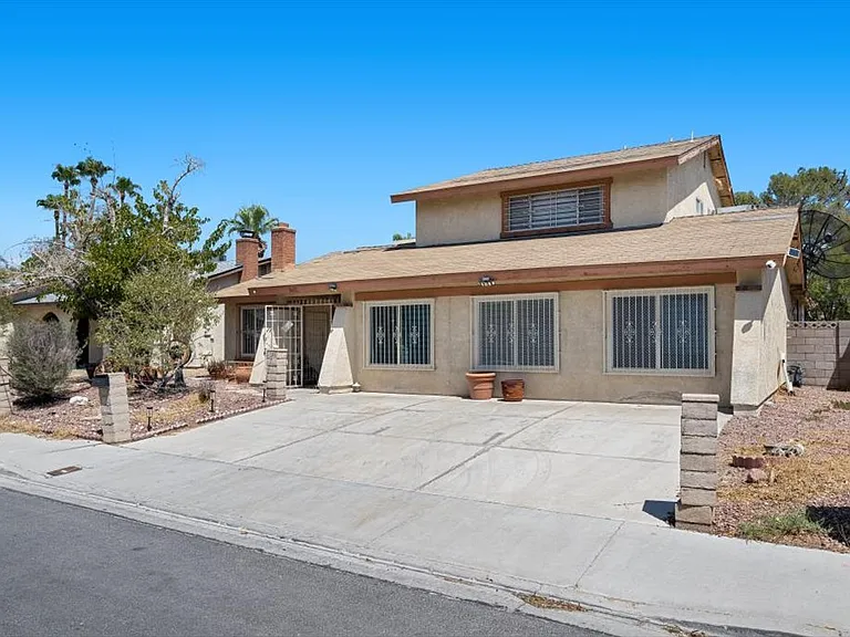 3618 Redwood St — Photo 55