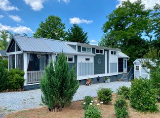 142 Just Wandering Ln, Flat Rock, NC 28731
