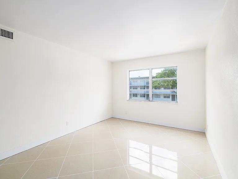 Park Hill Hollywood Apartments — Photo 25
