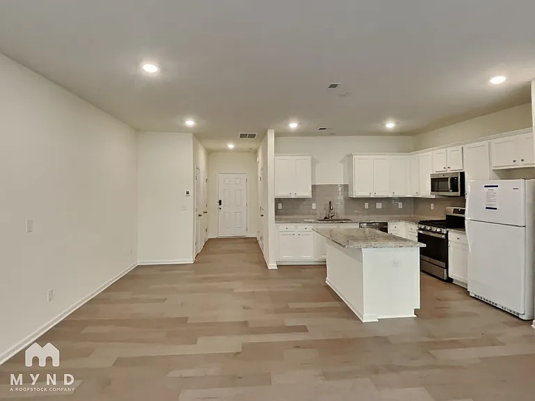 238 Quinn Rd — Photo 2
