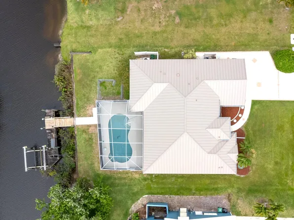 852 SE Seahouse Drive, Port St Lucie, FL 34983