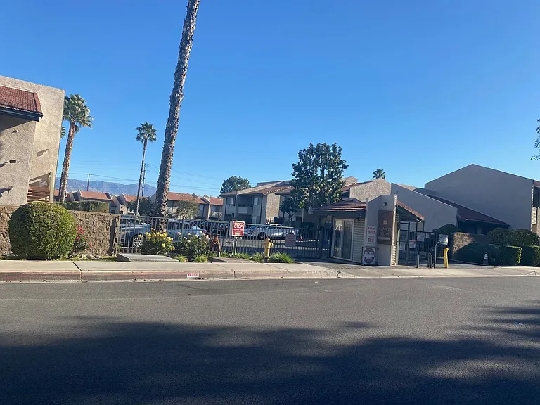 2255 Cahuilla St #75 — Photo 12