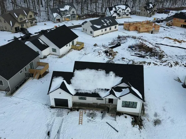 37 Southfield Falls, Monroe, NY 10950