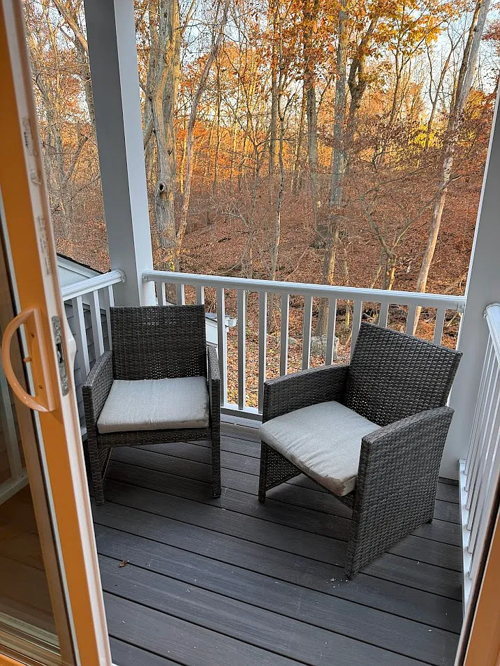 2 bed, 902 sqft, $2,100 — Photo 3