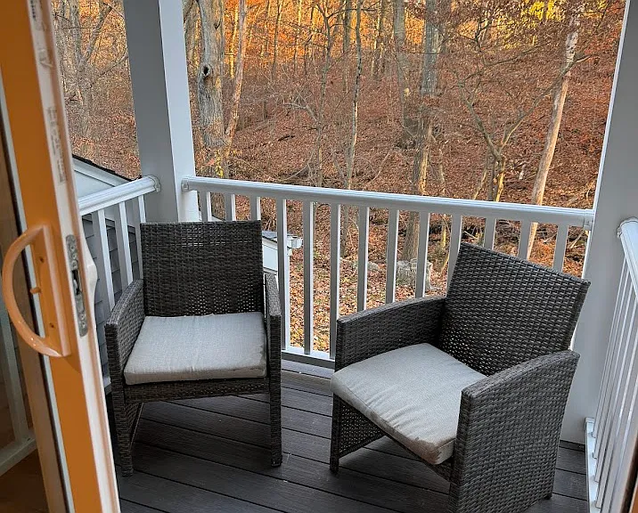 300 New River Rd — Photo 3
