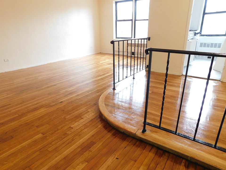 1st image of 249 E 17th St