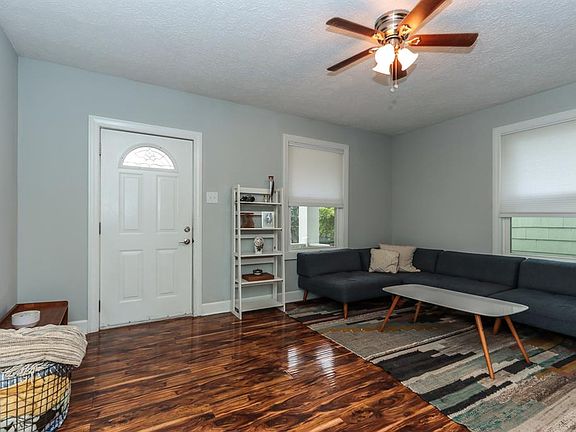 3rd image of 3523 Pembroke Ave