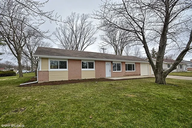 400 Lincoln Dr photo 1