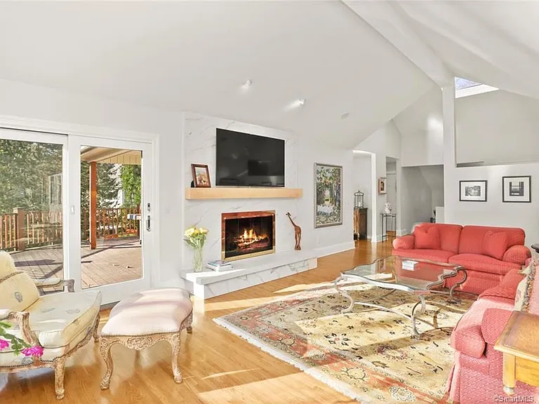 12 Signal Ln — Photo 22