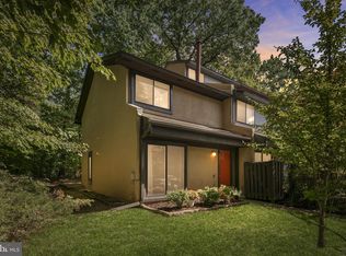 2201 Cartwright Pl, Reston, VA 20191