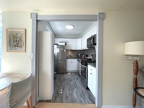 4th image of 4465 Douglas Ave APT 10M