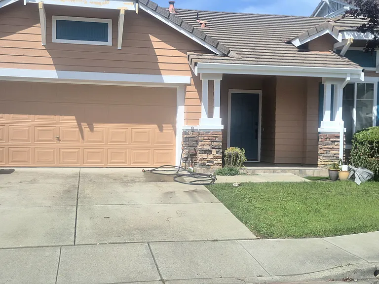 4710 Myrtle Dr — Photo 1
