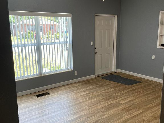 3rd image of 355 Jackson Ave