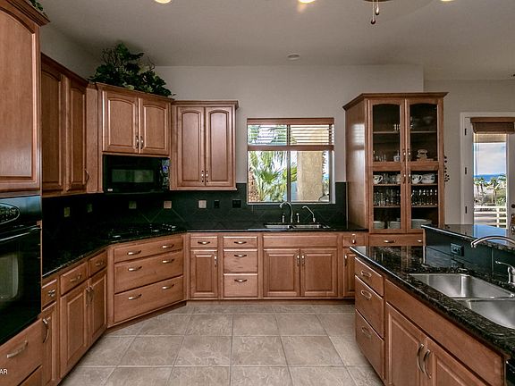 5th image of 2401 Green Dr