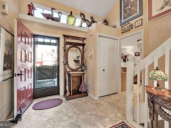 4th image of 4 Knox Ct