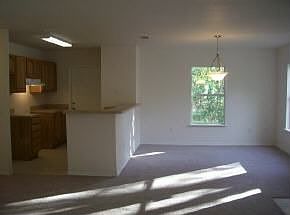3rd image of 639 NE 16th Ter