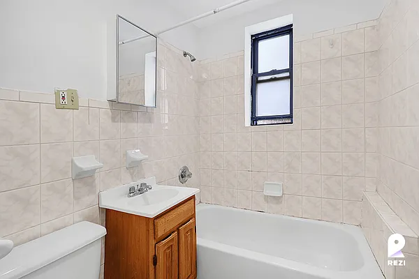 Rented by REZI | media 17