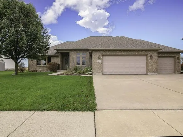 211 Wabansi Trl, Paw Paw, IL 61353
