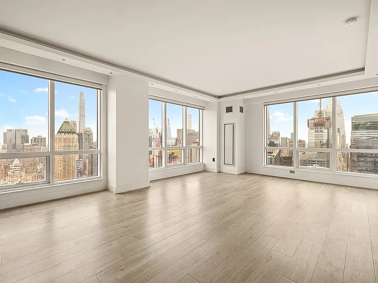 350 W 42nd St #58D — Photo 3