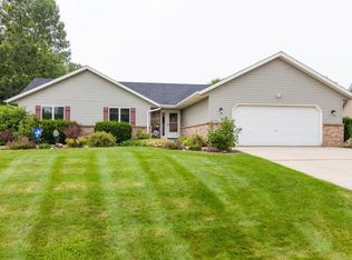 5507 Royal Ave, Slinger, WI 53086