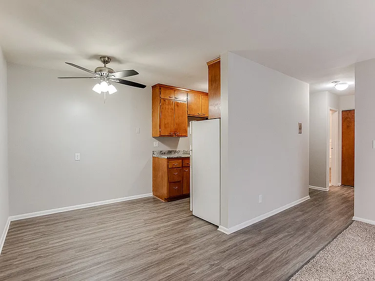 2421 Pillsbury Ave S — Photo 8