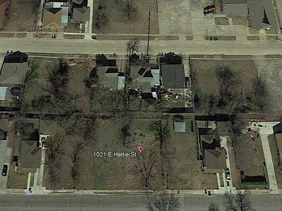 3rd image of 1021 E Hattie St